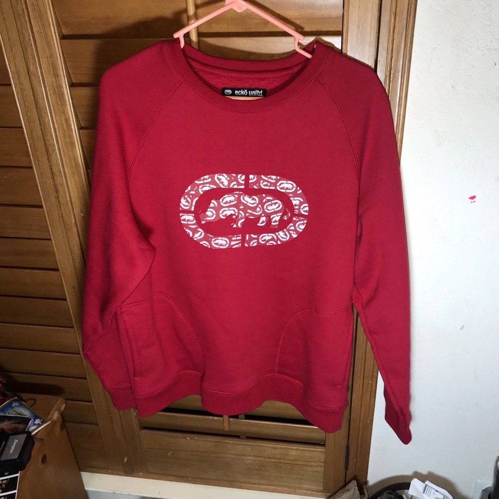 Large red ecko sweater